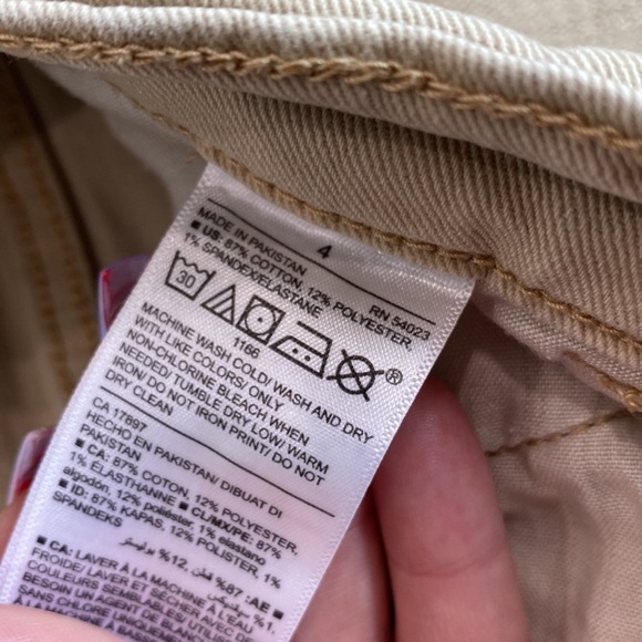 Old Navy boyfriend short - Picture 3 of 5